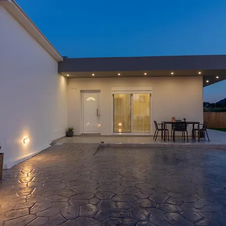 Onda Blu * Petaloudes